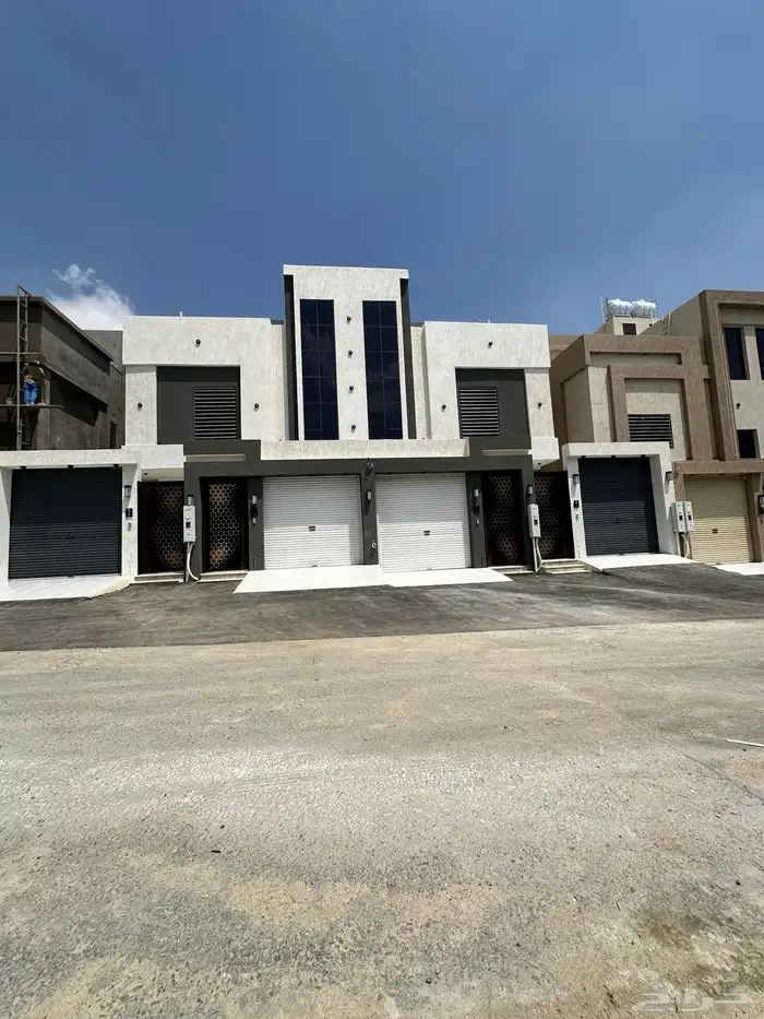 للبيع في ابها المحاله روف مع مدخل سياره وسطح 3