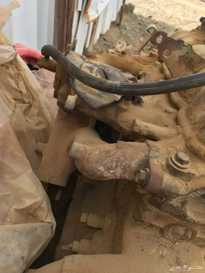 مكينة للبيع هايلكس من موديل 79 الى 83 مسقطلها شنبر 2
