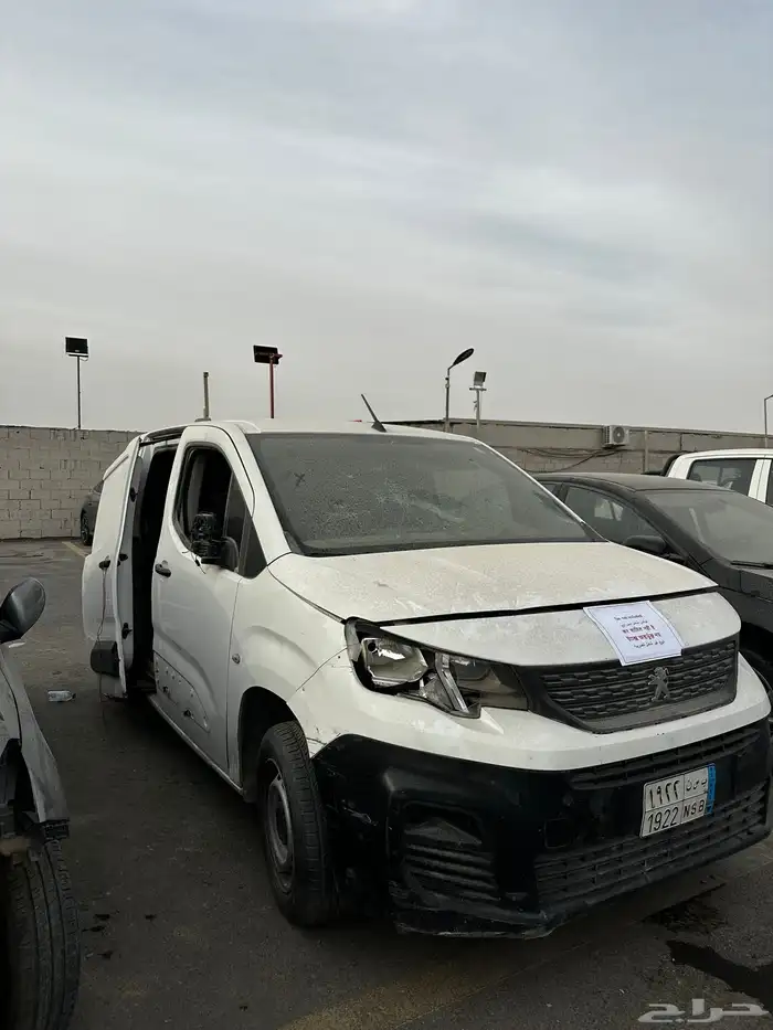 بيجو فان ديزل 2022 قطع غيار تشليح 1