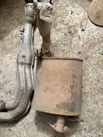 للبيع قطع نيسان وتيوتا هذرز ودبه وغرفه وفلتر وكاله 4