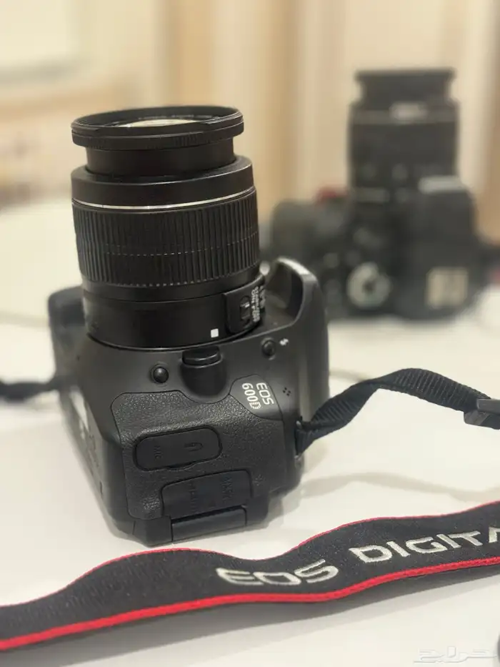 لبيع كاميرا كانون 600D 1