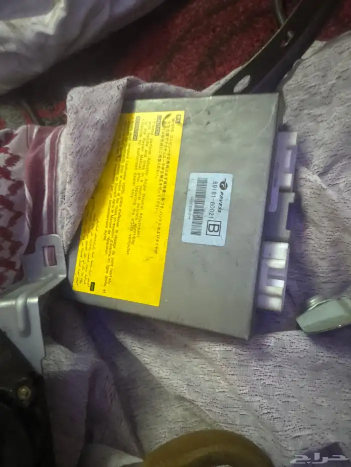 جميع قطع غيار جيب لكزس وكاله LX470 موديل 2004 39