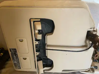 للبيع قطع نيسان وتيوتا هذرز ودبه وغرفه وفلتر وكاله 27