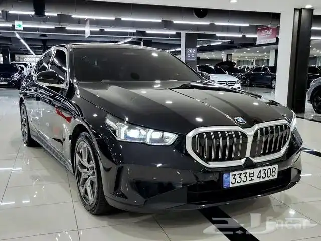 بي ام دبليو 520i 2024 2