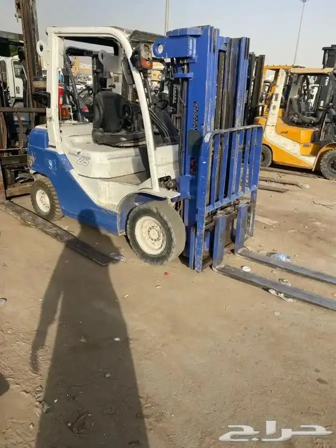 فوركلفت للايجار رافعة شوكية رافعات للايجار اليومي والشهري 7