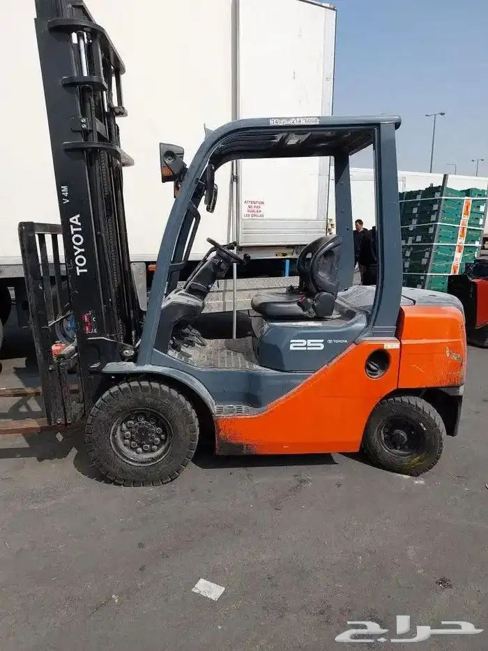 فوركلفت للايجار رافعة شوكية رافعات للايجار اليومي والشهري 5