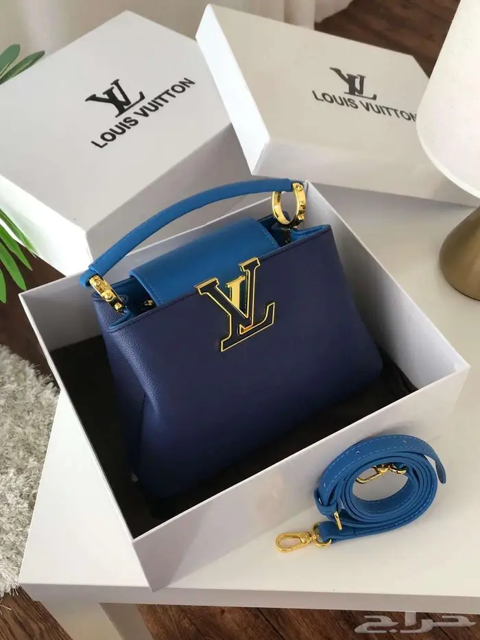 شنط نسائي LV 19