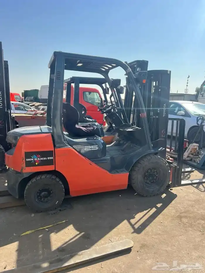 فوركلفت للايجار رافعة شوكية رافعات للايجار اليومي والشهري 8