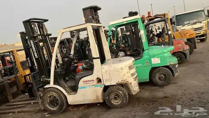 فوركلفت للايجار رافعة شوكية رافعات للايجار اليومي والشهري 17