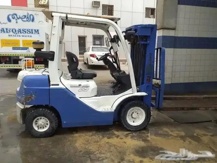 فوركلفت للايجار رافعة شوكية رافعات للايجار اليومي والشهري 19