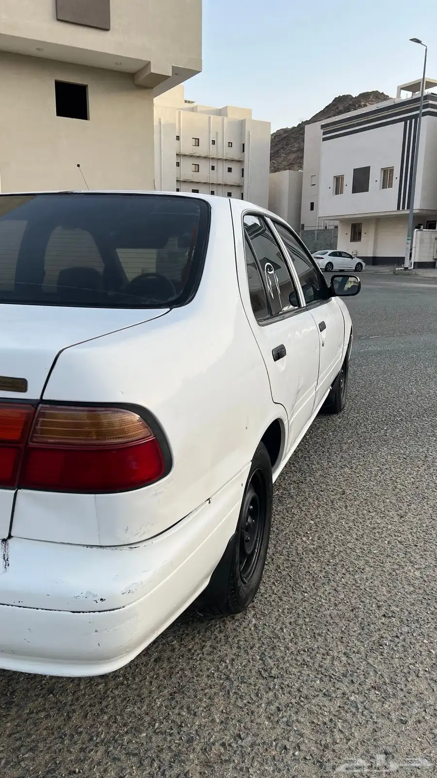 نيسان صني موديل 1996 4