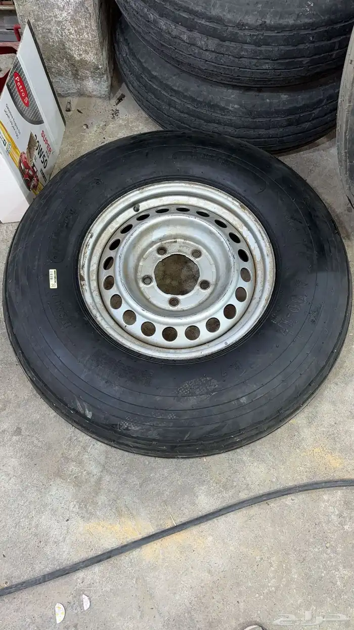 كفرات بلون جديد مركبن على السياره ابو جمل 1