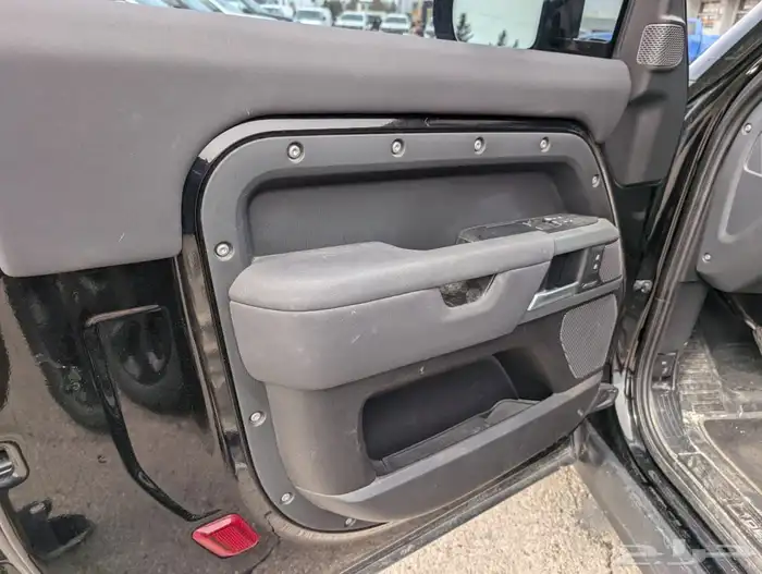 لاند روفر Land Rover Defender 90 X-Dynamic SE موديل 2022 17