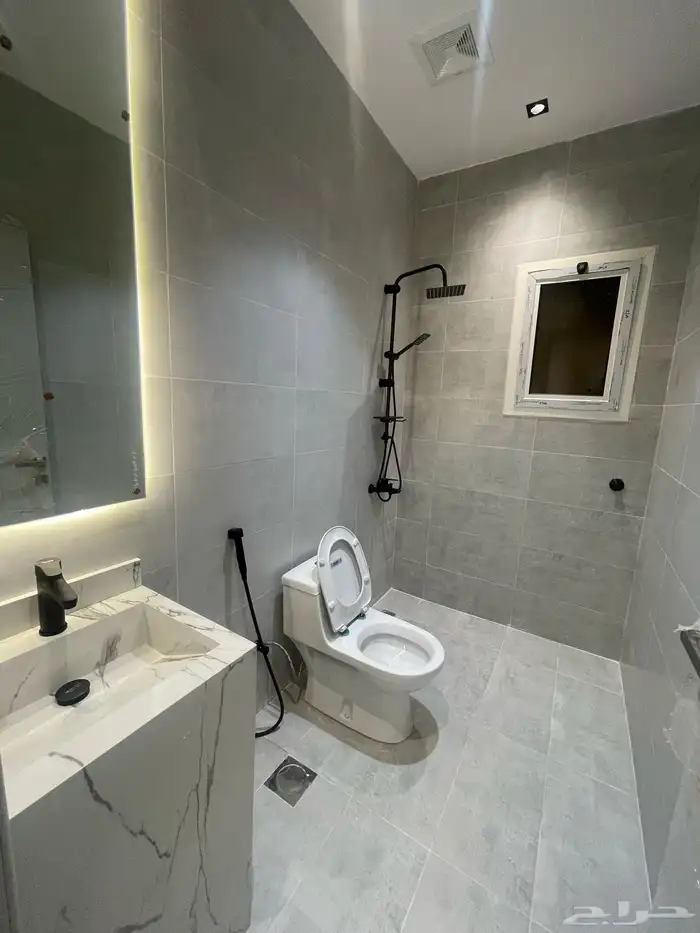 عماره مكونه من4 أدوار مخطط ب حي السويس 11