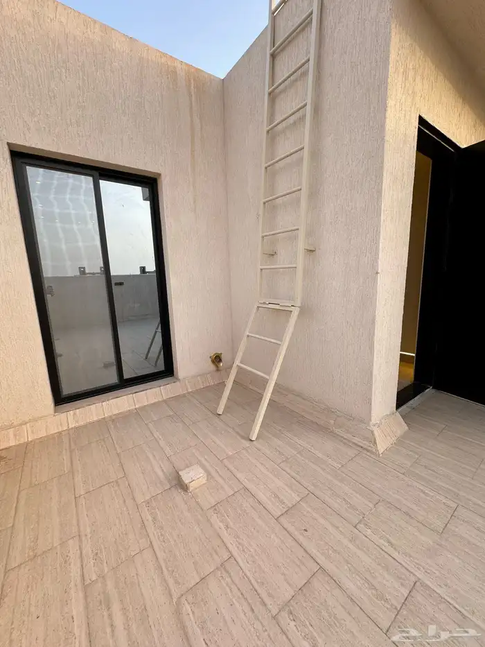 للبيع تاون هاوس تصميم كلاسكي موقع مميز 15
