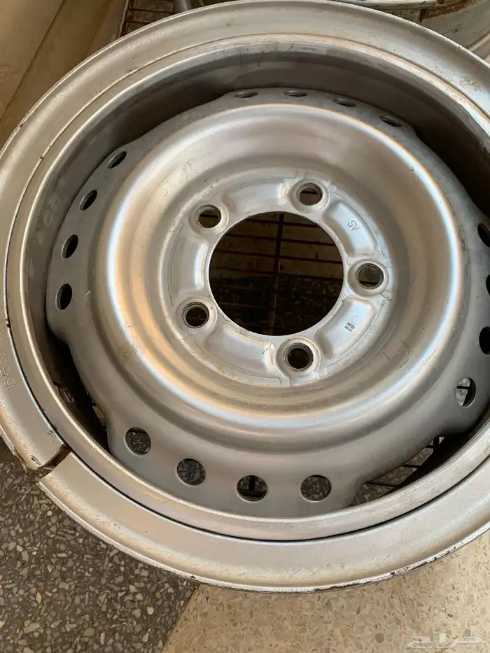 للبيع طقم 4 جنوط للشاص(شنابر وكالة)وشد هنقلين 0