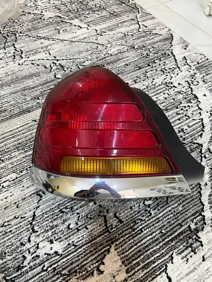 اسطب فورد فكتوريا 2003 0