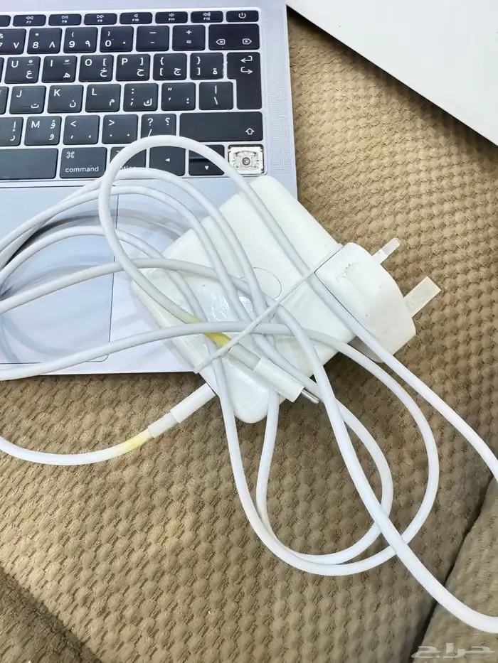 ماك بوك برو شبه جديد ونظيف 1