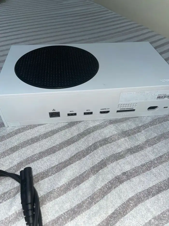 اكس بوكس سيريس اس شبه جديد استعمال خفيف للبيع على الشرط 4