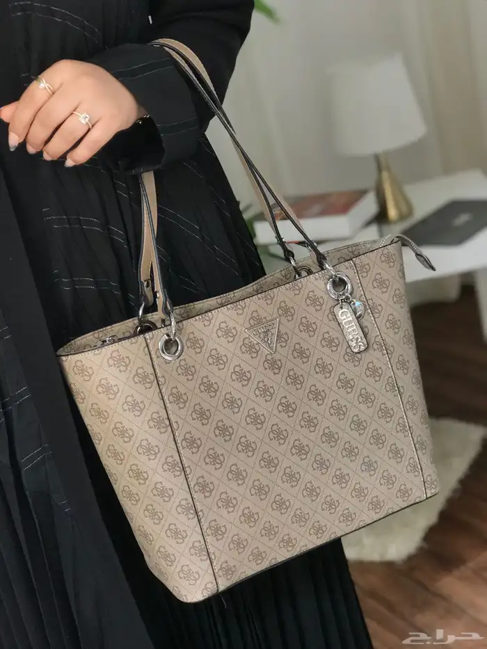 احلى الشنط بموديلات حديثه وجوده عاليه والتوصيل مجانا  لجميع 3