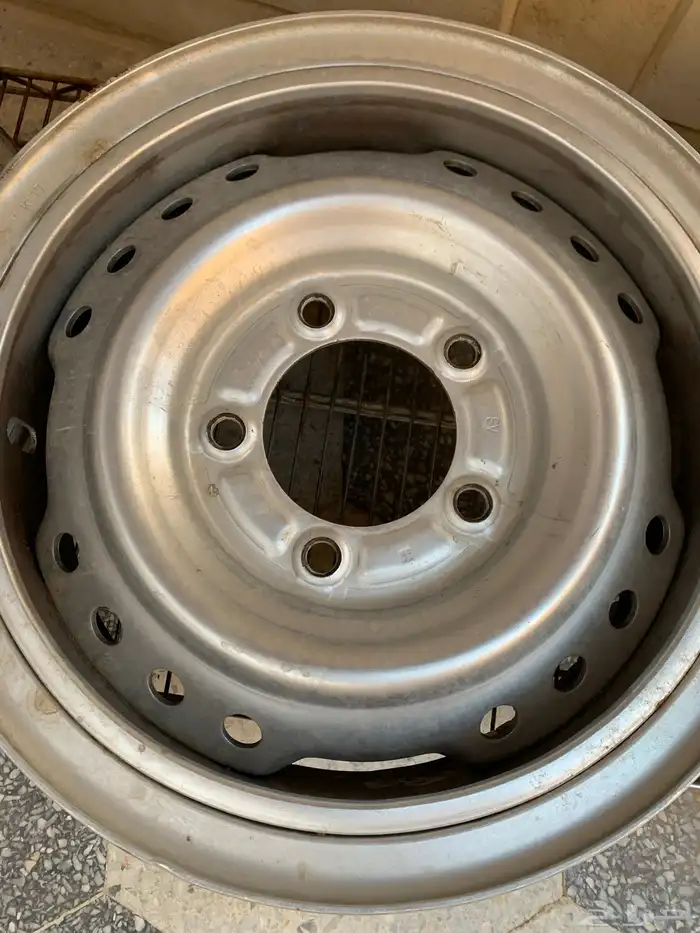 للبيع طقم 4 جنوط للشاص(شنابر وكالة)وشد هنقلين 6