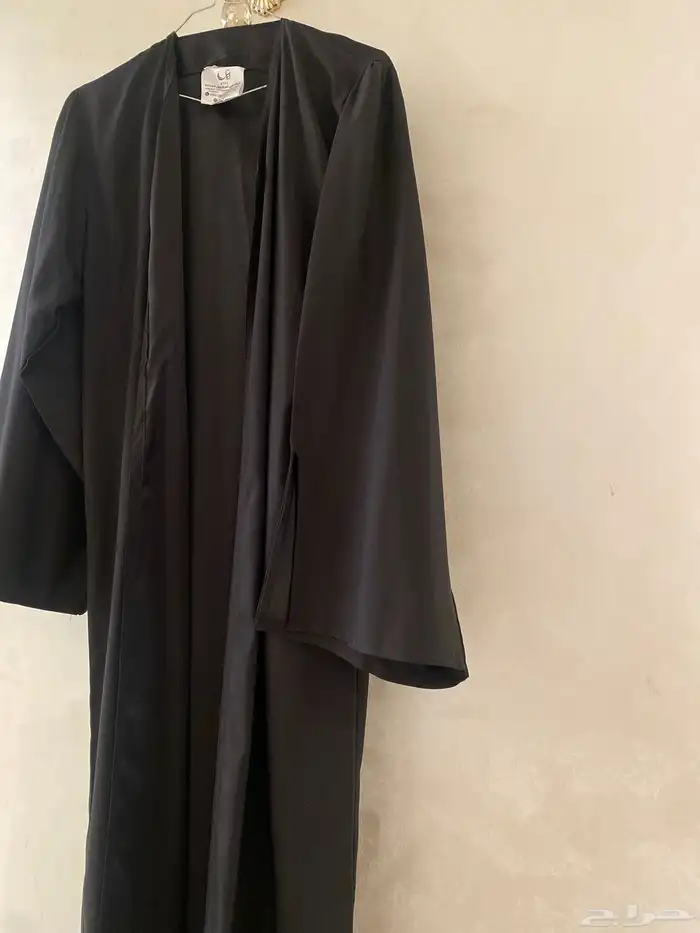 عباية تخرج مع قبعه بدون وشاح 1