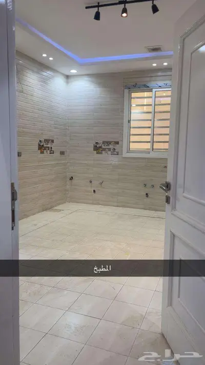عمارة للبيع مكونه من فيلا واربع شقق 2