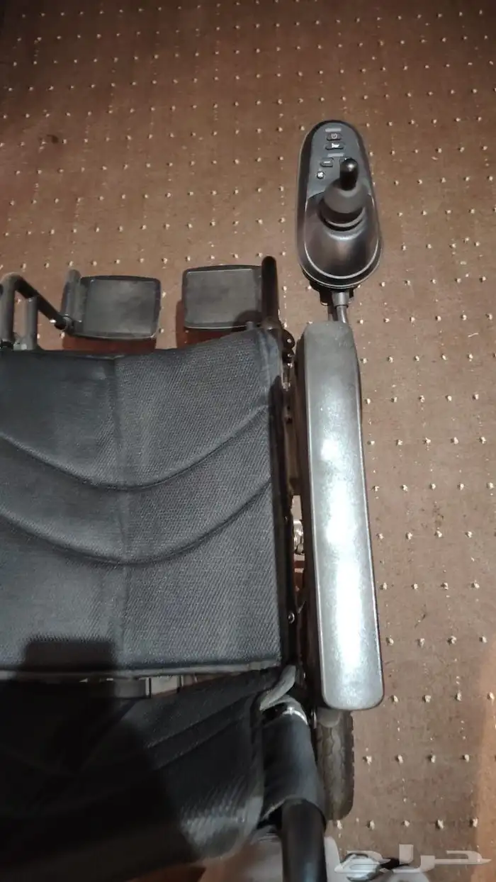 عربيه كهربائيه مع كامل اغراضه نظيفه جدا جدا للبيع 3