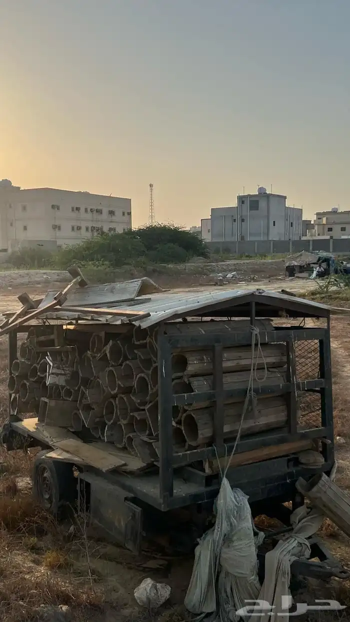 عربية نحل للبيع مع الخلايه الي فيها 2