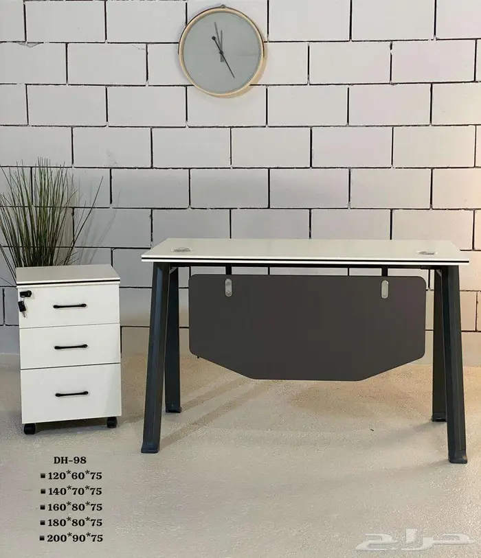 طاولة مكتب مودرن للبيع   خامة ممتازة وسعر تنافسي 3