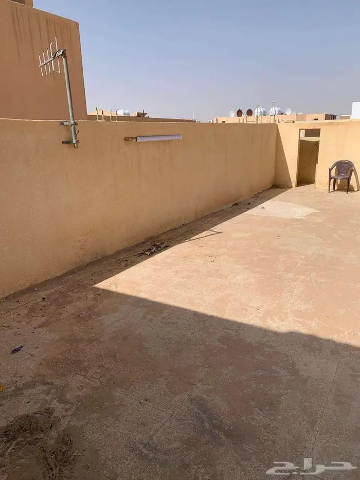 للبيع فيلا درج داخلي 300م في الرياض حي اشبيلية عرض رقم H694 2