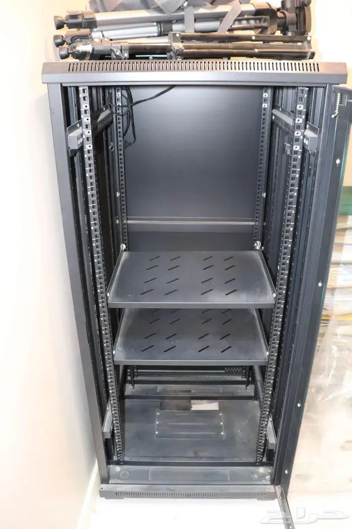 SERVER CABINET 0