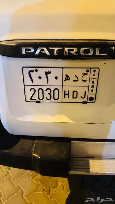 اللوحات سيارات 0