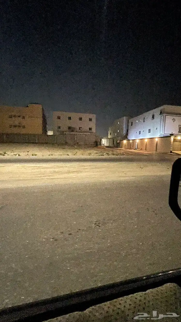 ارض للبيع في ضاحية الملك فهد شارع 32 م ونافذ 8م 1