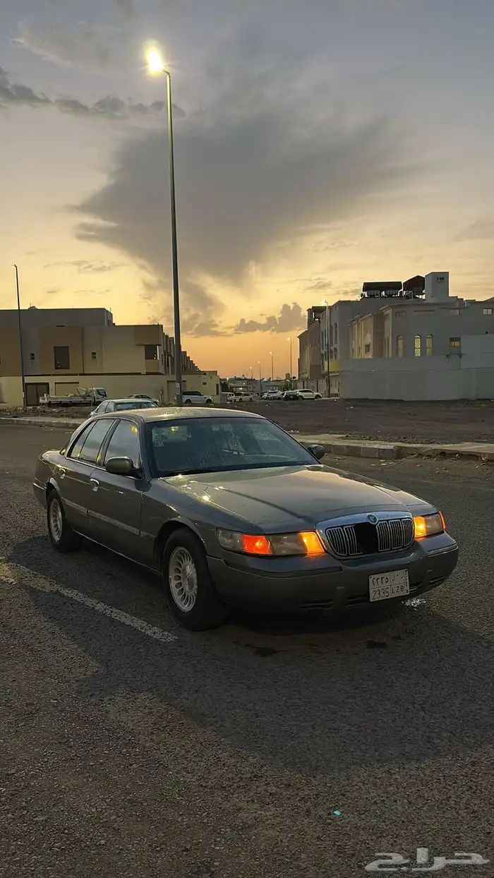 فورد ماركيز 2001 سعودي ممشى قليل((تم البيع)) 2