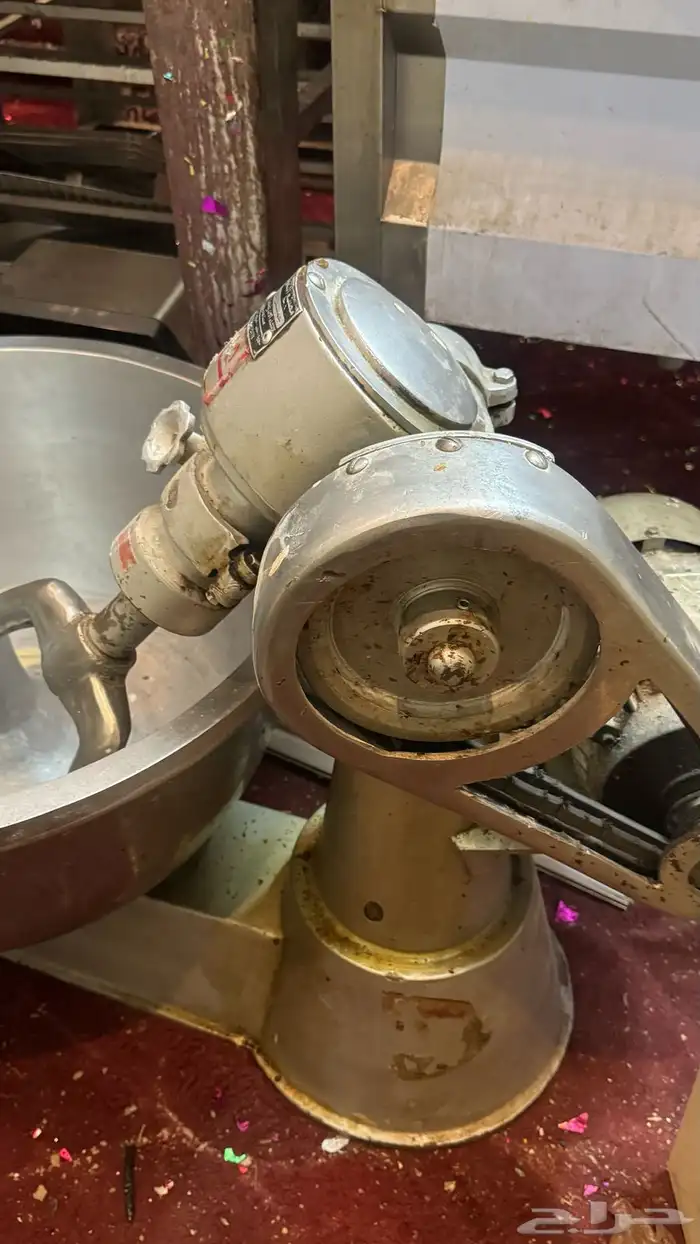 ادوات محل منتو وفرموزه مثل فرن الفرموزه وعجانه وادوات اخرى 0