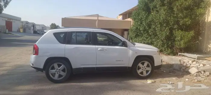 سيارة جيب كومباس 2011 4
