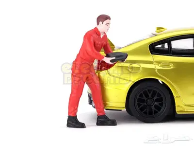 مجسم 1 18 لميكانيكي يعبئ سيارة بالوقود 0