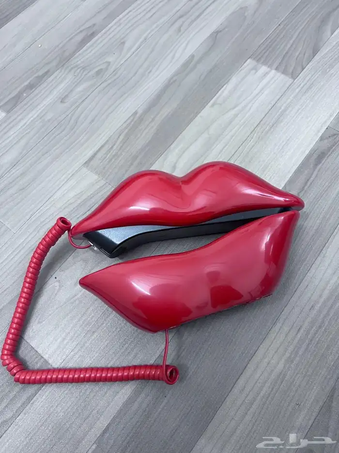 تلفون الشفايف احمر تراث 0