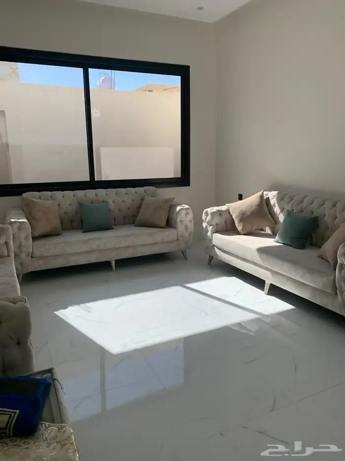 عدد ثلاثه كنب شبه جديد لم يستخدم 5