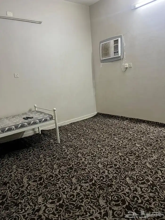 شقق عزاب لإيجار الشهر مكونه من غرفه مفروشه سقف مسلح نظيفه 3