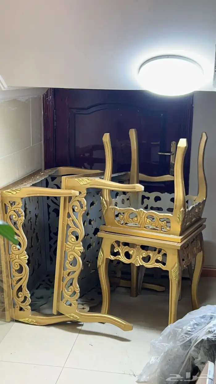طاولتين خشب فاخره كبيره واتنين صغيره 1