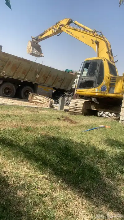 بوكلين حفار دقاق للايجار 0