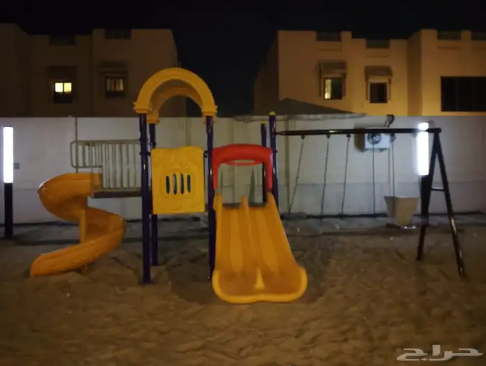 ألعاب حدائق ومراجيح واعمدة اناره وسلات نفايات وكراسي خشبيه 5