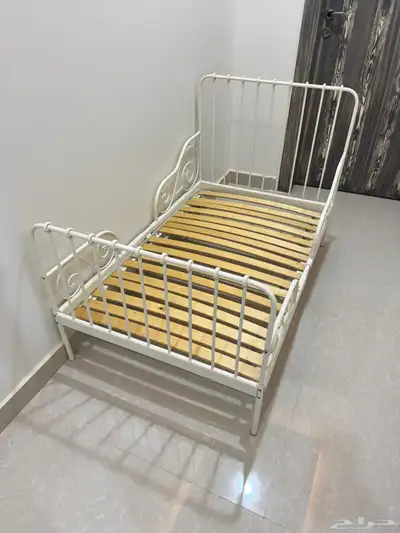 سرير اطفال من ايكيا قابل لتمدد 0