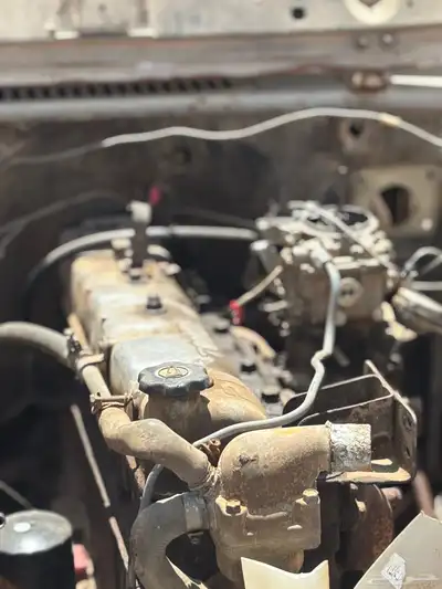 للبيع قطع غيار جيب شاص وربع 80 إلى 84 شرط بذن الله 0