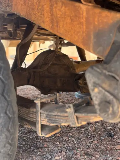 للبيع قطع غيار جيب شاص وربع 80 إلى 84 شرط بذن الله 8