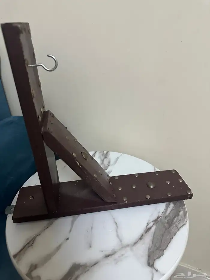 فانوس نظيف مع القاعده الخشبيه للبيع 1