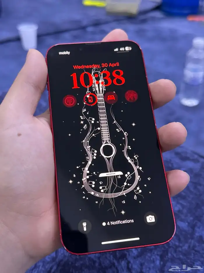 ايفون 13 احمر 256 نسخه مميزه 4