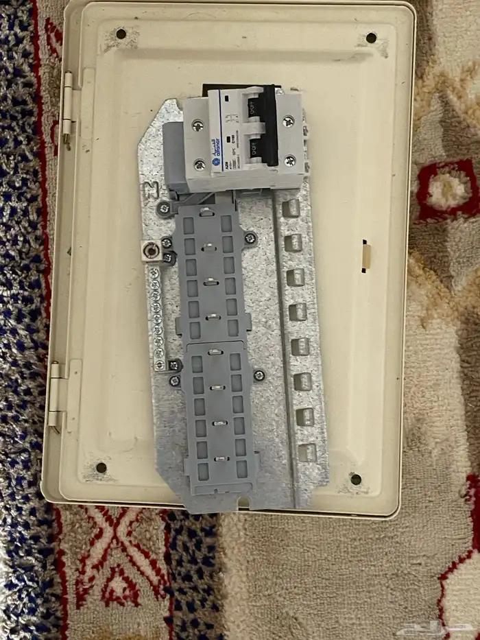 قاطع الفنار 8 مفتاح جديد كامل بصندوق 0